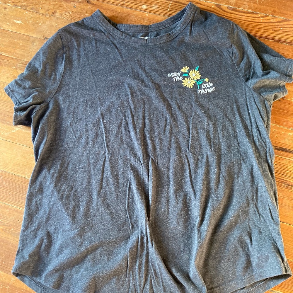 Old Navy grey t-shirt with flower embroidery